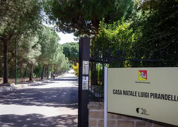 Akragas 1 In Center With View *