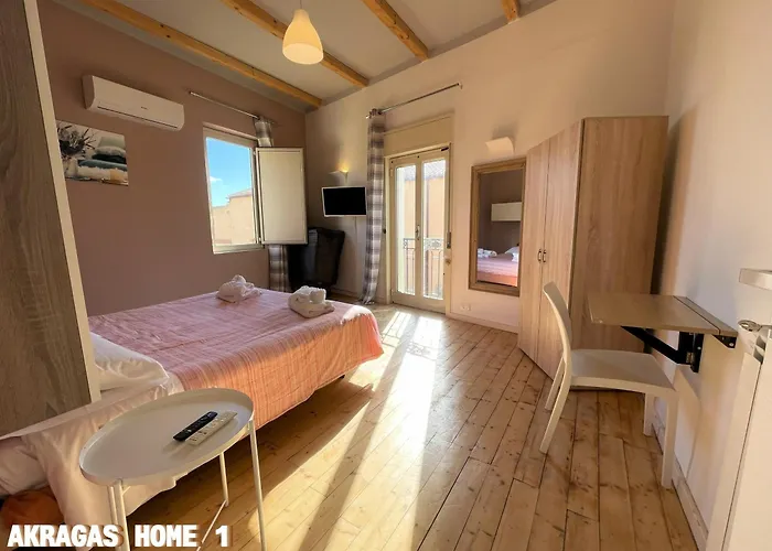 Akragas 1 In Center With View Apartment