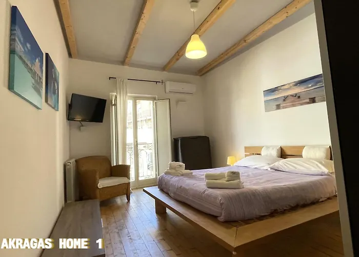 Akragas 1 In Center With View Агридженто